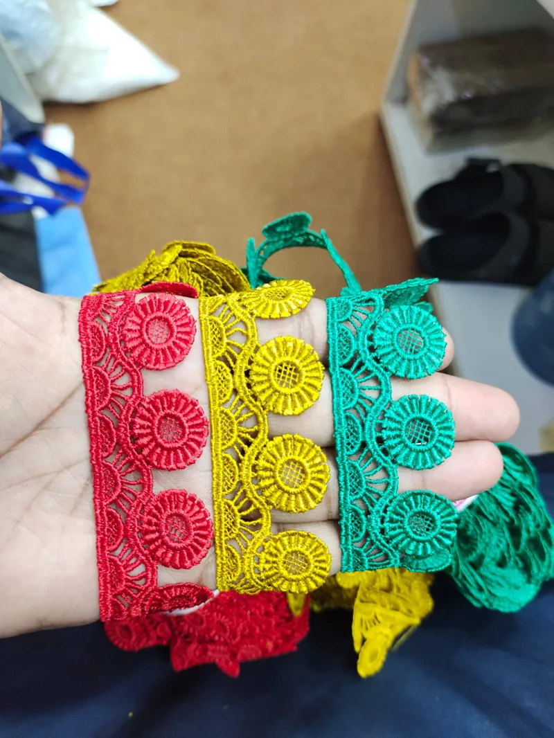 Medium Size Lace guipure lace design DL-M05, width about 2 – 5 cm (1 – 2 inches)