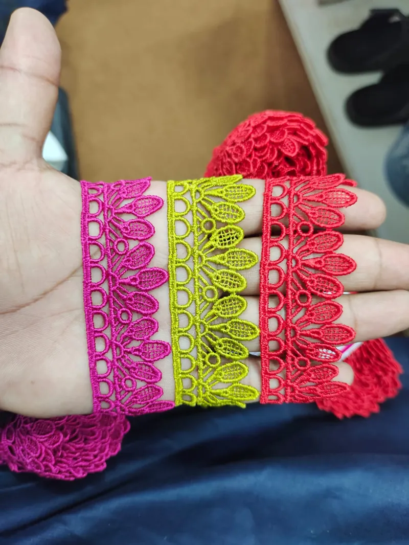 Medium Size Lace guipure lace design DL-M06, width about 2 – 5 cm (1 – 2 inches)