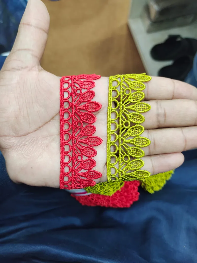 Medium Size Lace guipure lace design DL-M07, width about 2 – 5 cm (1 – 2 inches)