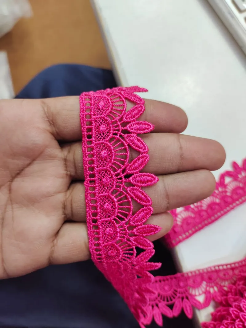 Medium Size Lace guipure lace design DL-M18, width about 2 – 5 cm (1 – 2 inches)