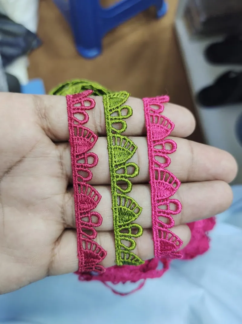 Medium Size Lace guipure lace design DL-M20, width about 2 – 5 cm (1 – 2 inches)